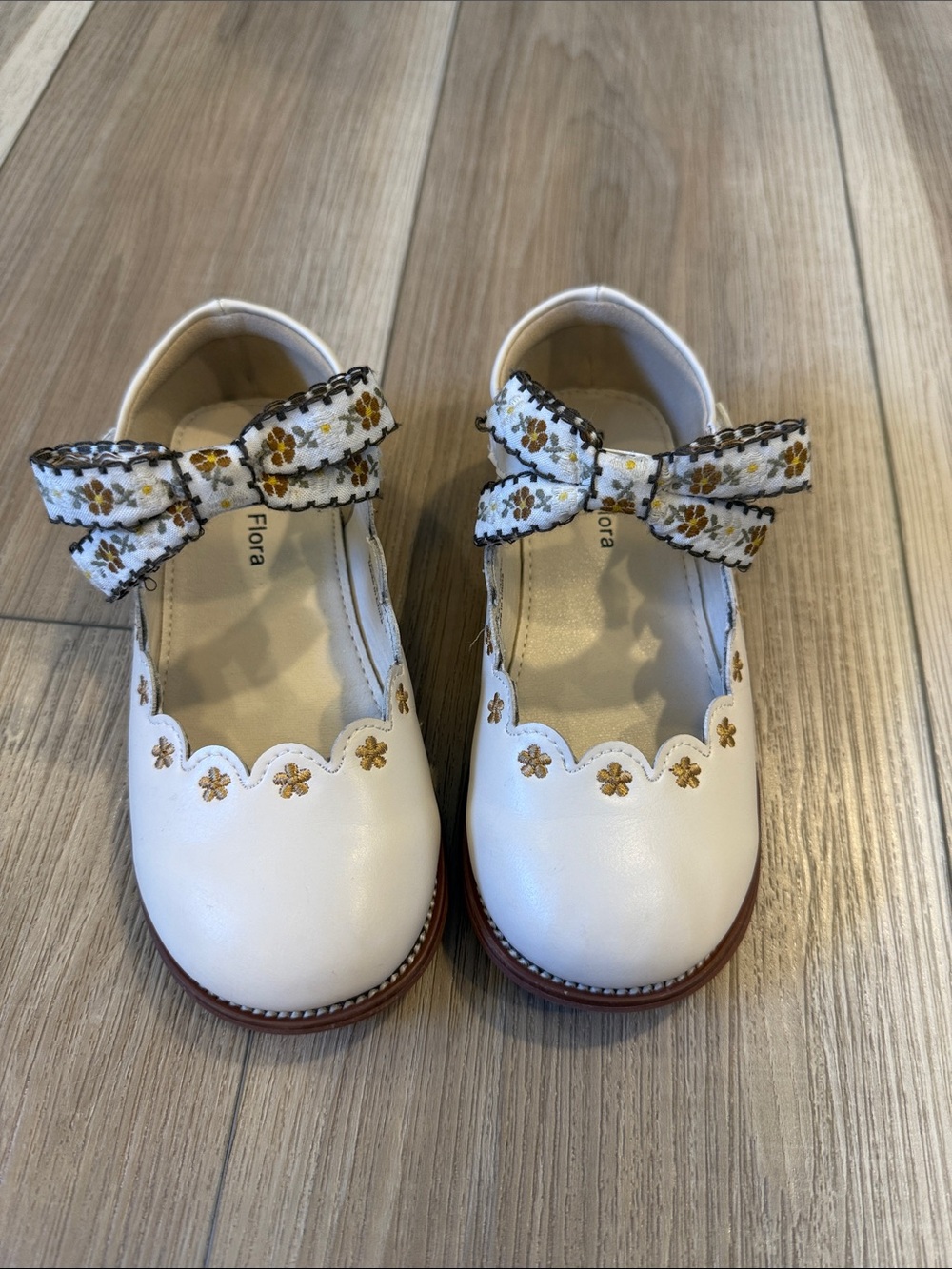 Girls Beige Bow Mary Jane Shoes